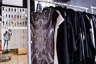 中国服装设计师就业前景分析 学服装设计毕业后的职业路径